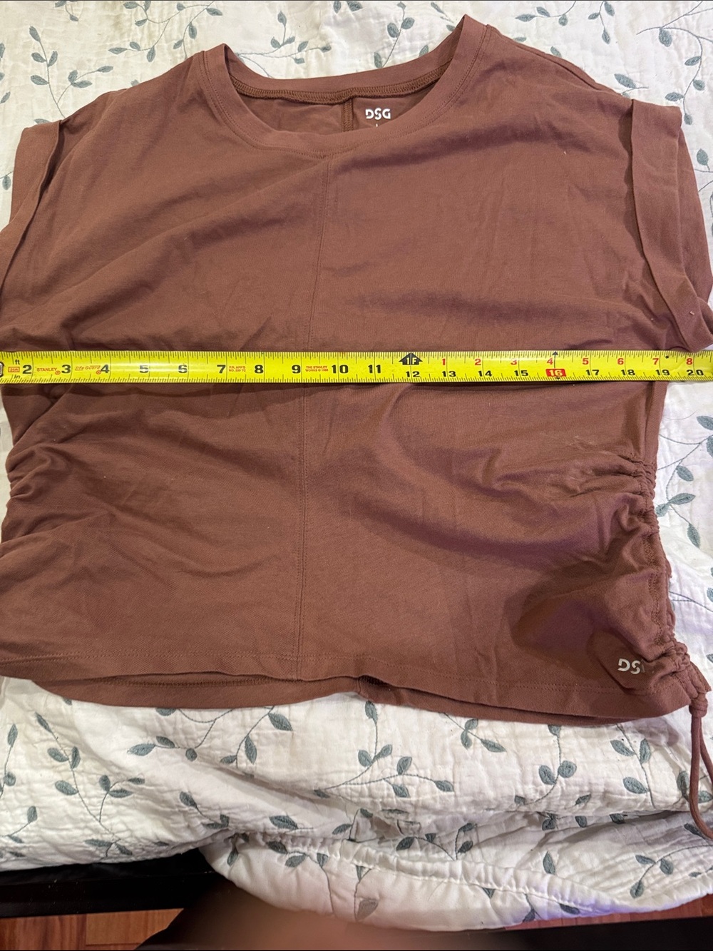DSG Brown Ruched-Side Crop Tee - Picture 4 of 7